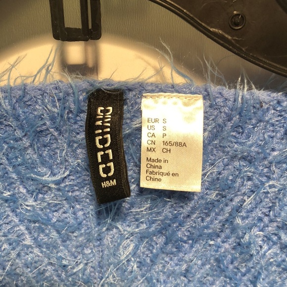 H&M Divided fuzzy soft stretchy cornflower blue semi crop sweater S - Picture 2 of 6